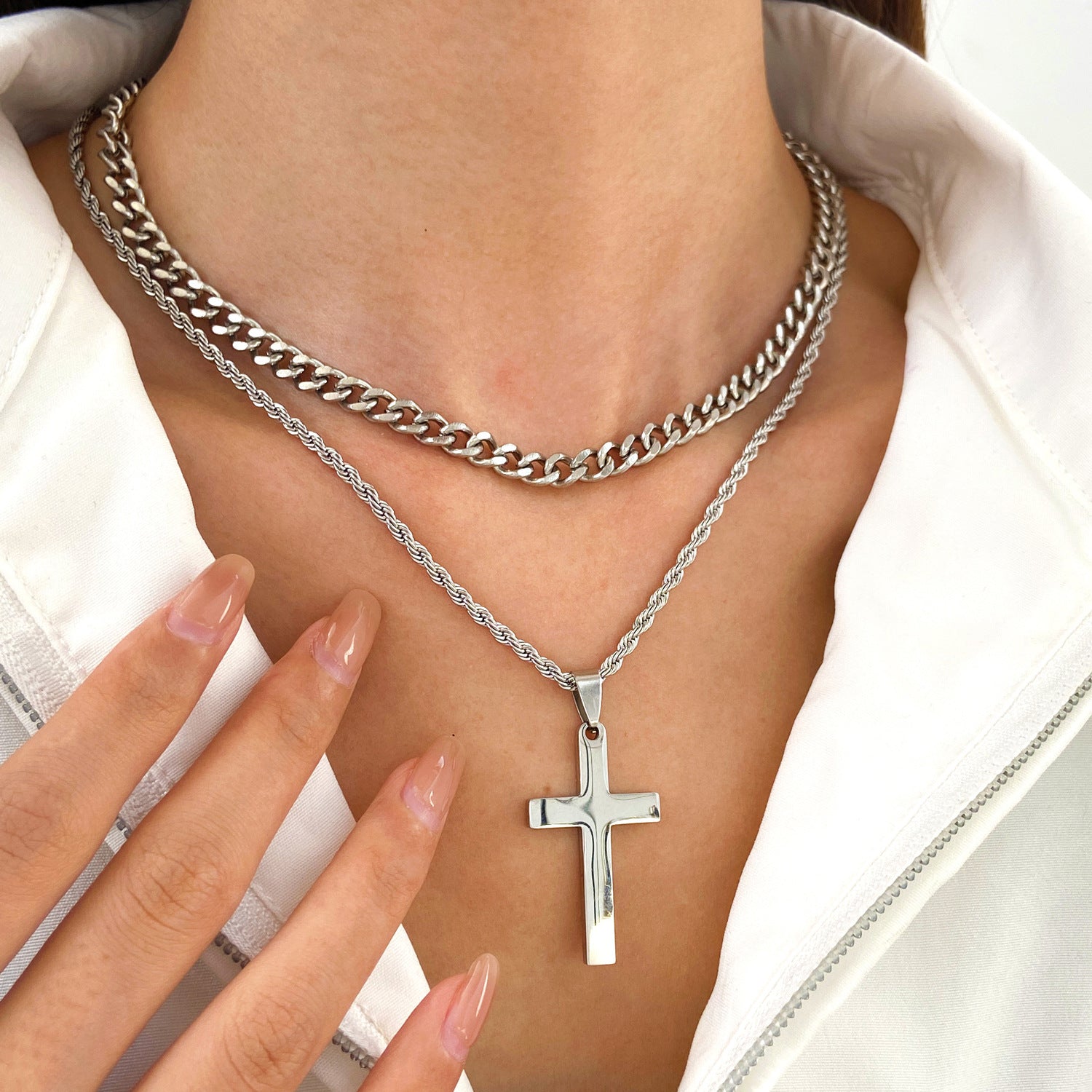 Celebrity Style Accessories ins Vintage Alloy Retro Pearl Cross Pendant Accessory Punk Versatile Multi-layer Sweater Necklace for Women Trendy