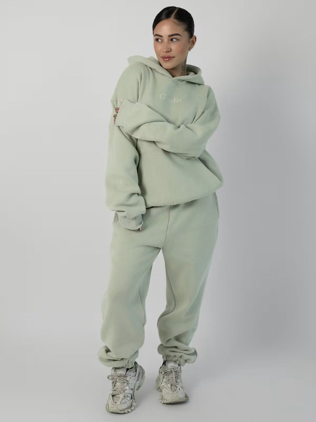 Fashionable Spring and Autumn New Style TK Amazon Exquisite Embroidered Casual Sports Hoodie Set for Men and Women