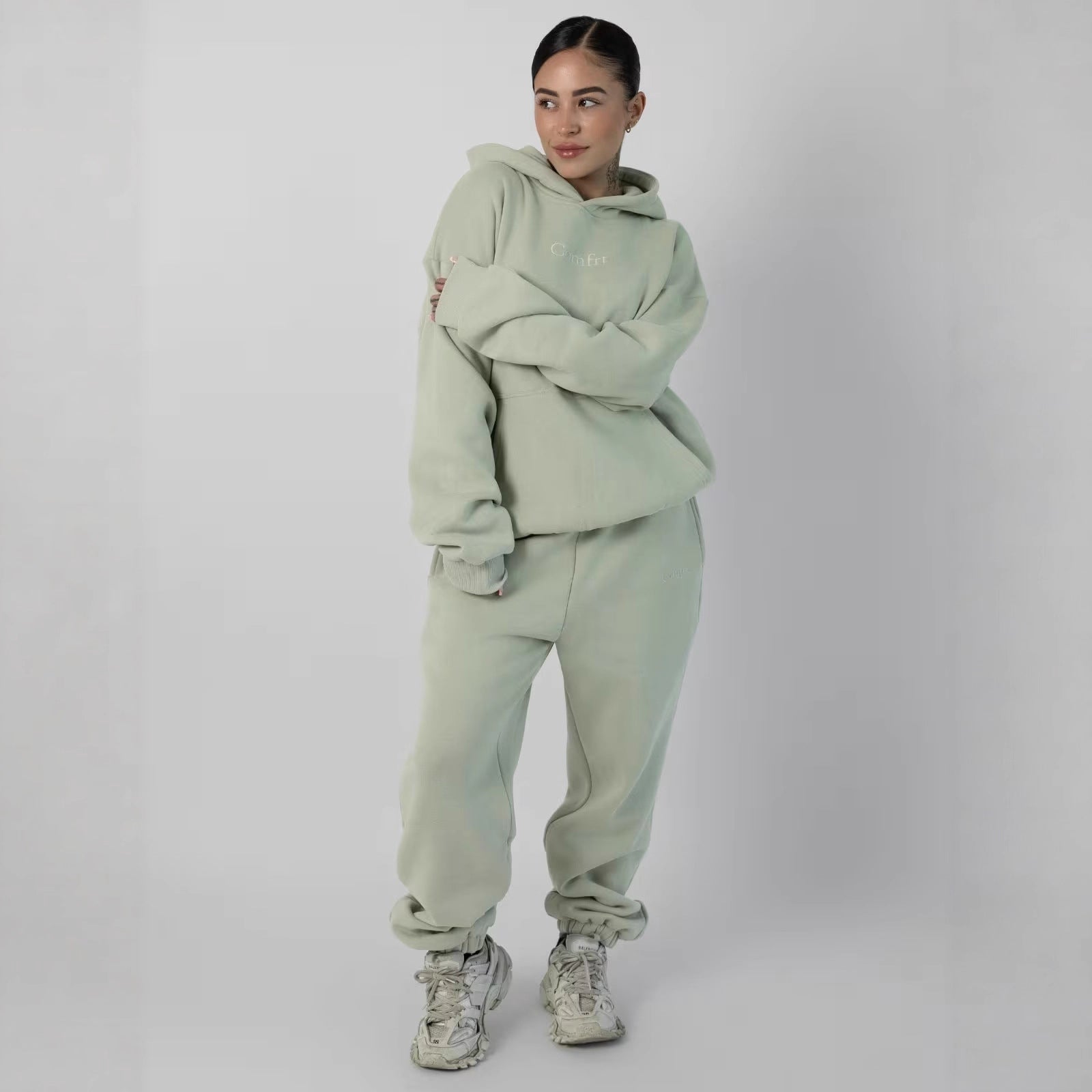 Fashionable Spring and Autumn New Style TK Amazon Exquisite Embroidered Casual Sports Hoodie Set for Men and Women