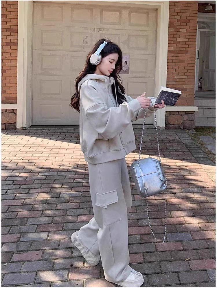 High-End Casual Sports Suit for Women, Autumn and Winter, Petite Workwear Style, Sweatshirt and Sweatpants Two-Piece Set, Early Autumn Complete Set