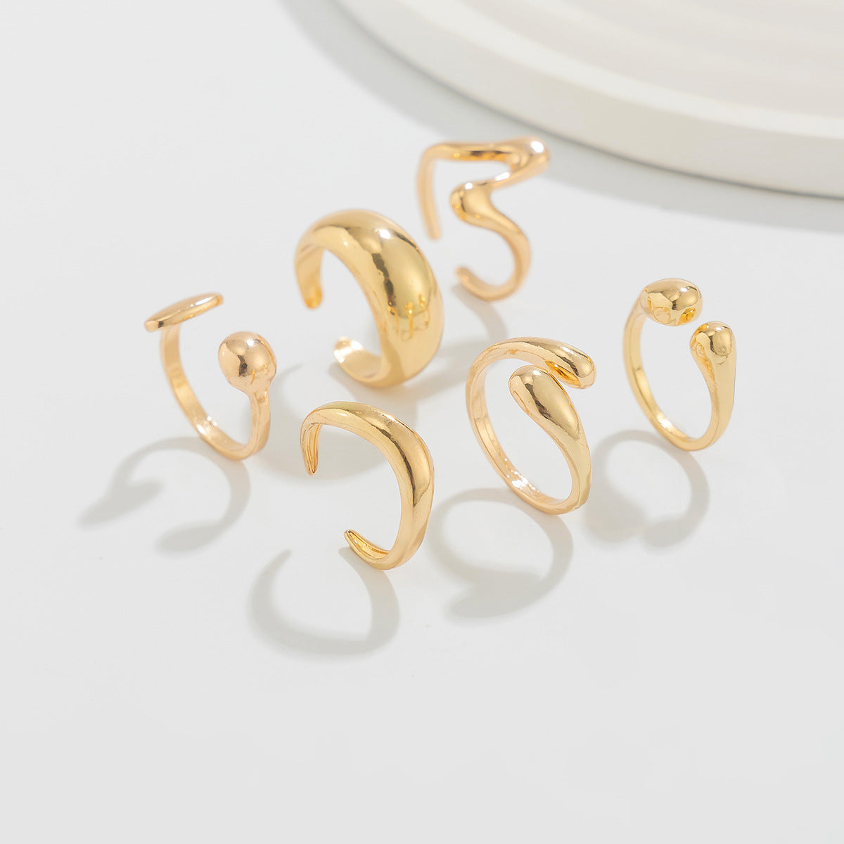 Custom Design Photosensitive Water Drop Hugging Open Ring for Celebrities Unique Irregular Geometric Joint Ring