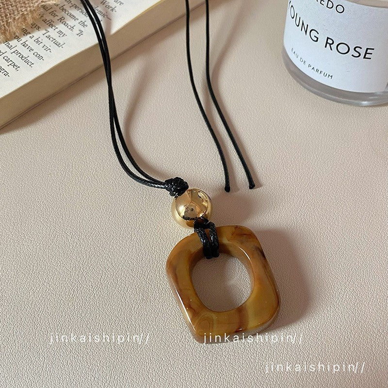 Star Custom New Mysterious Black Long Geometric Pendant Necklace for Women New Chinese Style Niche High-end Versatile Necklace Wholesale