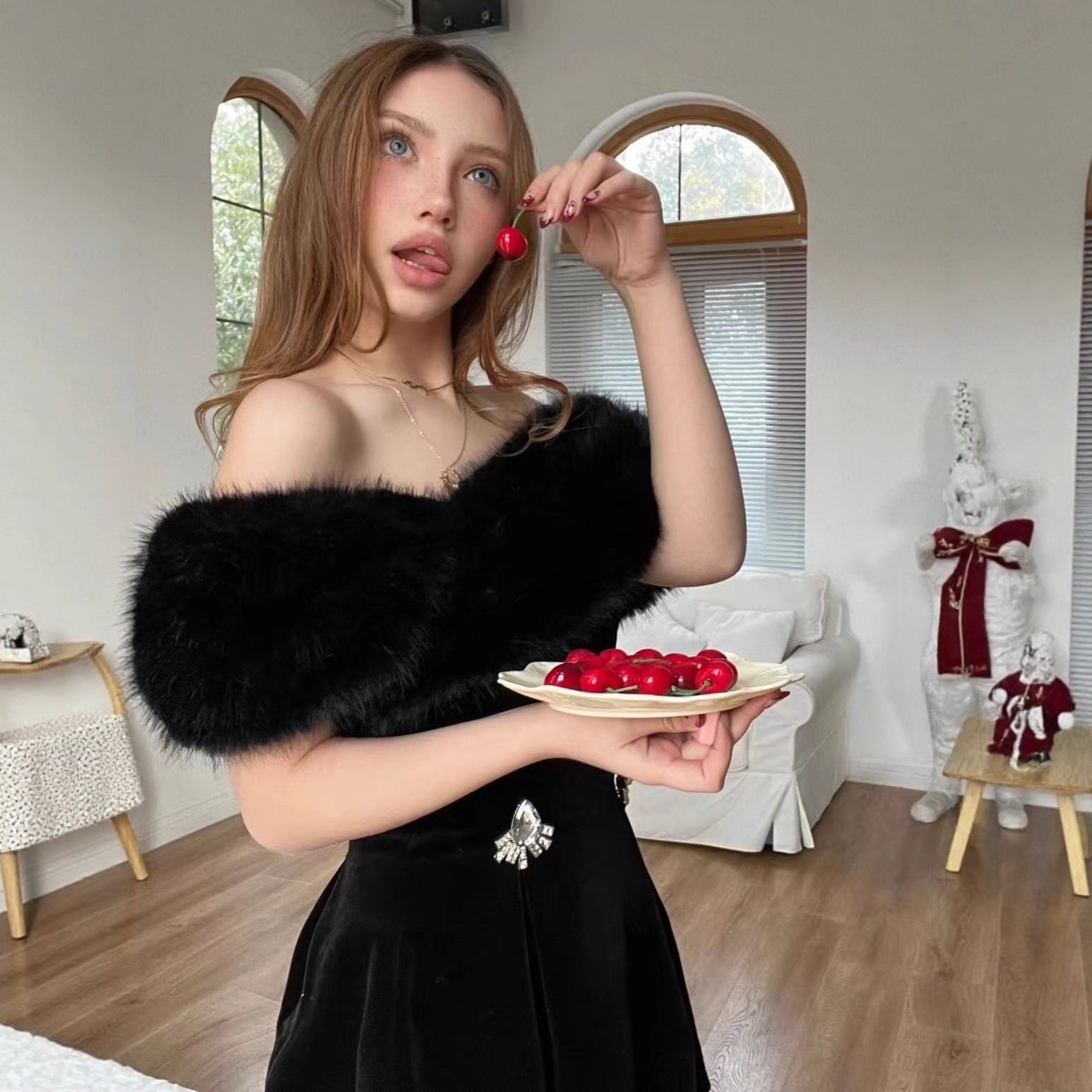 Celebrity Custom High-End Fur Single-Piece Strapless Velvet Dress with Gloves and Fur Shawl European Style Evening Elegant Look
