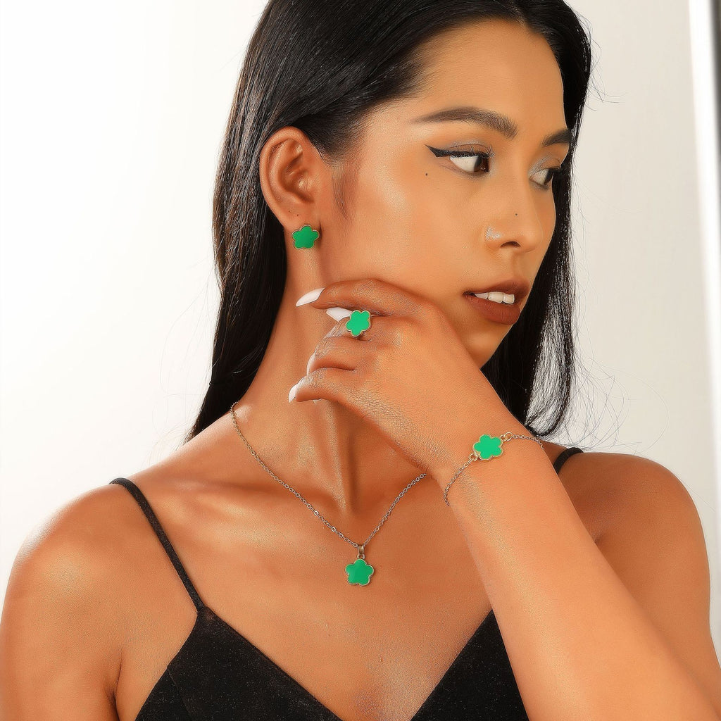 Same Style as Stars2025New Five-leaf Clover Jewelry Set for Women Simple Petal Necklace Five-leaf Flower Bracelet Ring Earrings4Set shipped together for safety