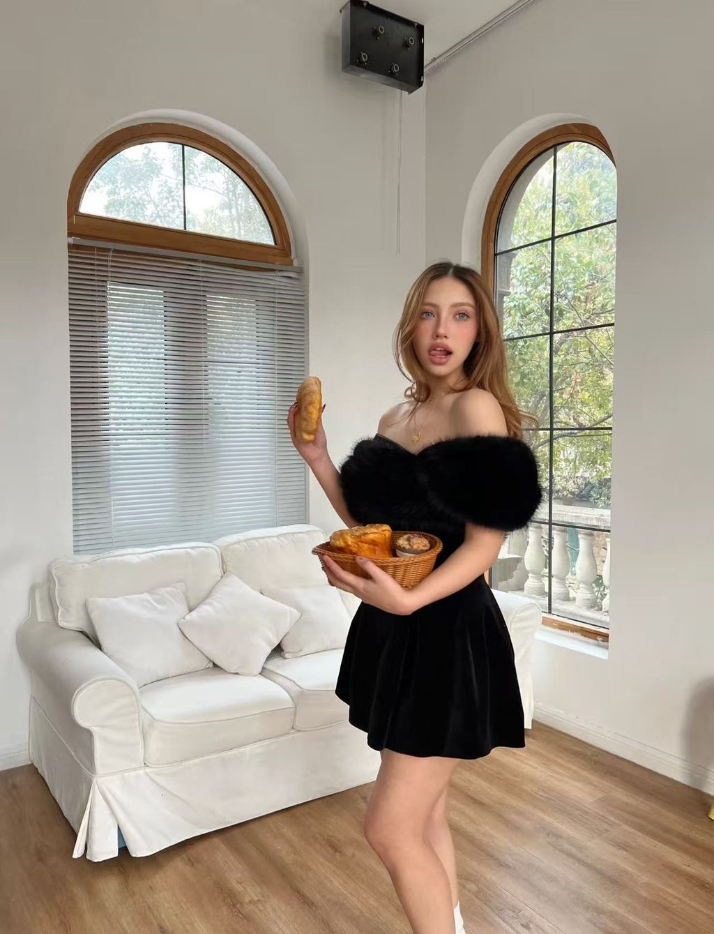 Celebrity Custom High-End Fur Single-Piece Strapless Velvet Dress with Gloves and Fur Shawl European Style Evening Elegant Look