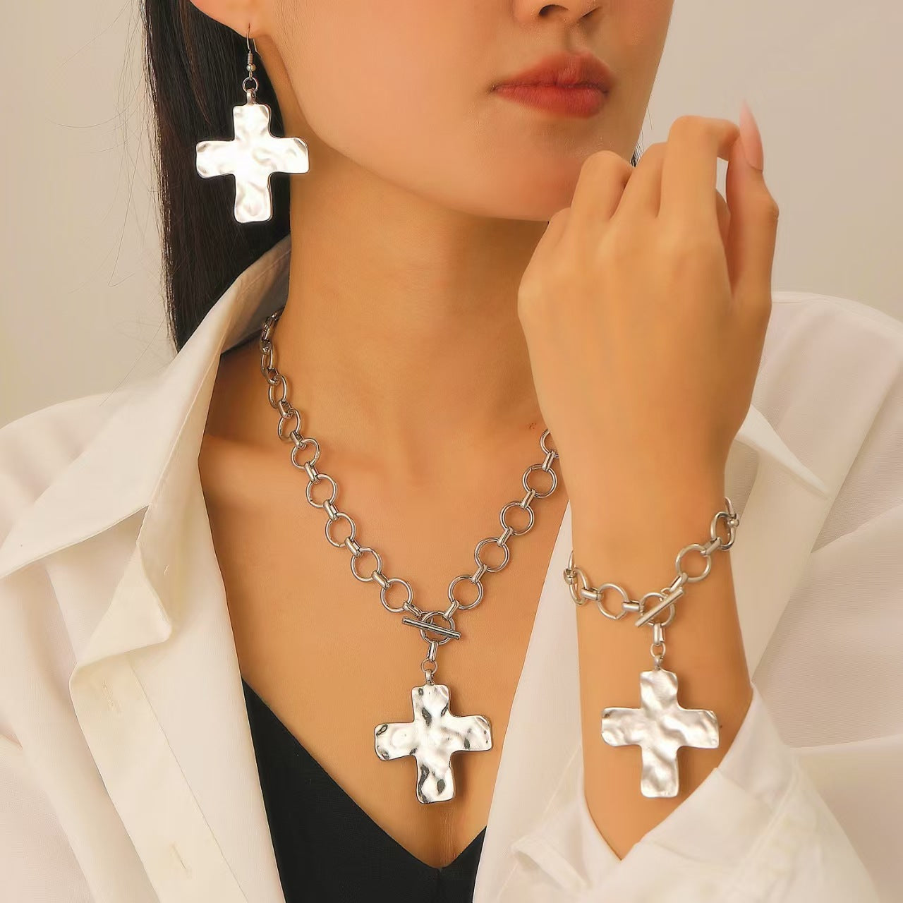 Celebrity Style Decorative Chain Jewelry Personalized Cross Alloy Pendant Necklace  Minimalist Style Clip Simple Internet Celebrity Collarbone Chain for Women