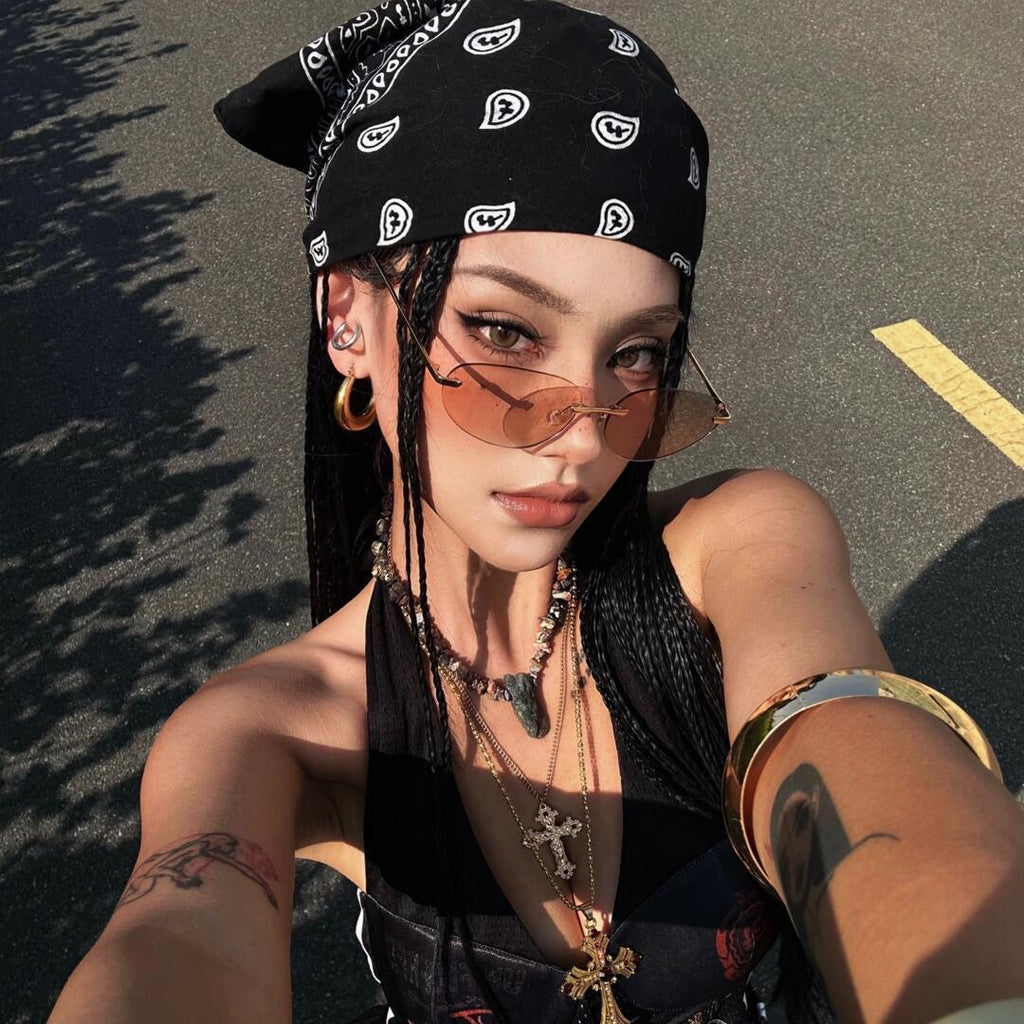 Same Style as Stars2025New Paisley Small Cashew Deformed Insect Satin70Silk Scarf Scarf Headscarf Fashion Design Small Water Drop Square Scarf Decoration Matching Headscarf