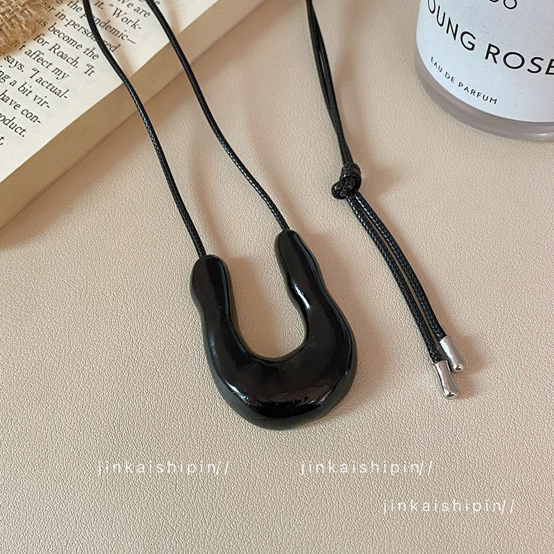 Star Custom New Mysterious Black Long Geometric Pendant Necklace for Women New Chinese Style Niche High-end Versatile Necklace Wholesale