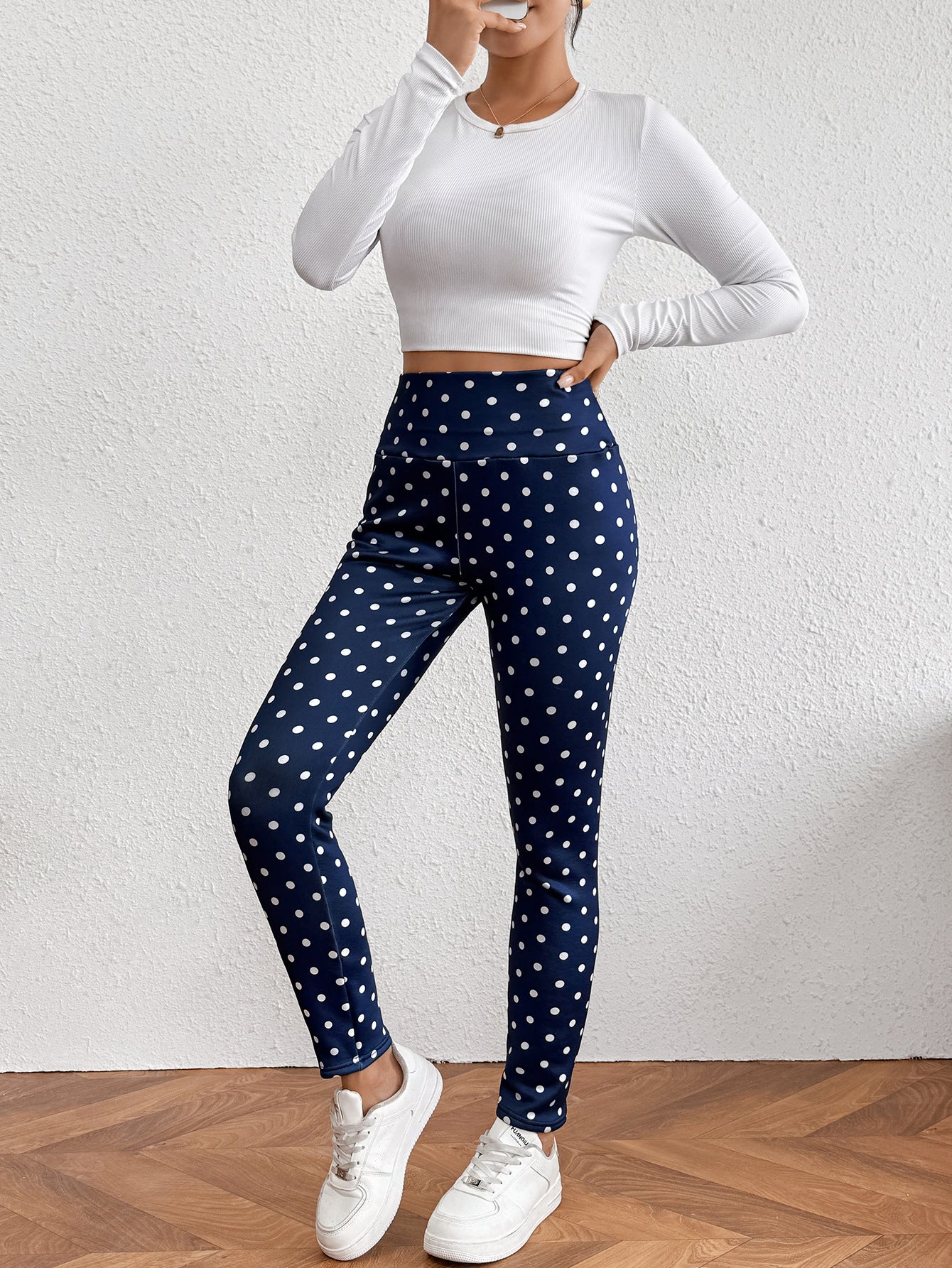 Hot-Selling Lamb Wool Polka Dot Print High-Waisted Slim Fit Warm Women's Leggings Winter New Tight-Fitting