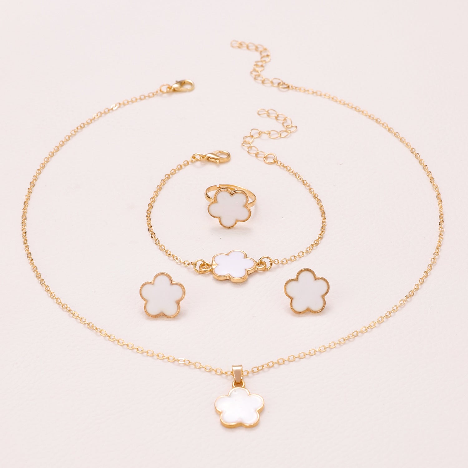 Same Style as Stars2025New Five-leaf Clover Jewelry Set for Women Simple Petal Necklace Five-leaf Flower Bracelet Ring Earrings4Set shipped together for safety