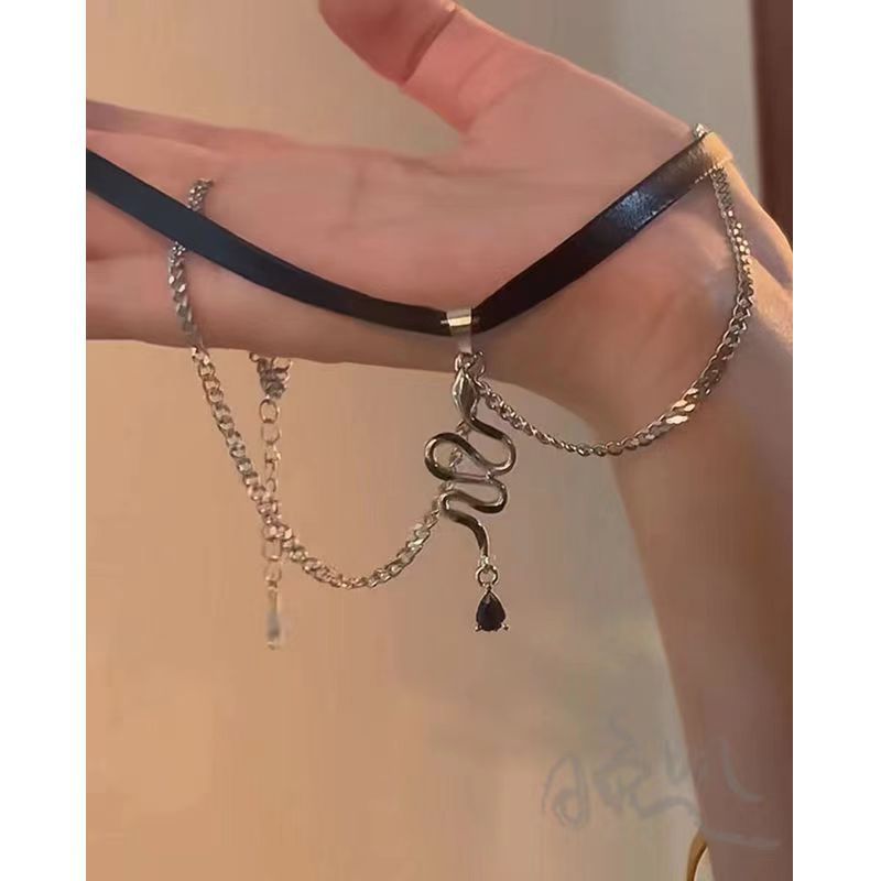 Star Custom 2025New Year's Exaggerated Punk Necklace y2k Irregular Subculture Hip-Hop Trend Unisex Niche Collarbone Chain