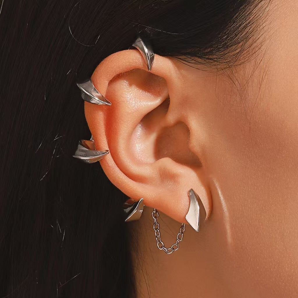 Star Style Thorn Spine Skeleton Mechanical Style Ear Hook Niche Design Irregular Metal Non-Pierced Ear Clip Unisex Earrings Has Been Blessed for Safety