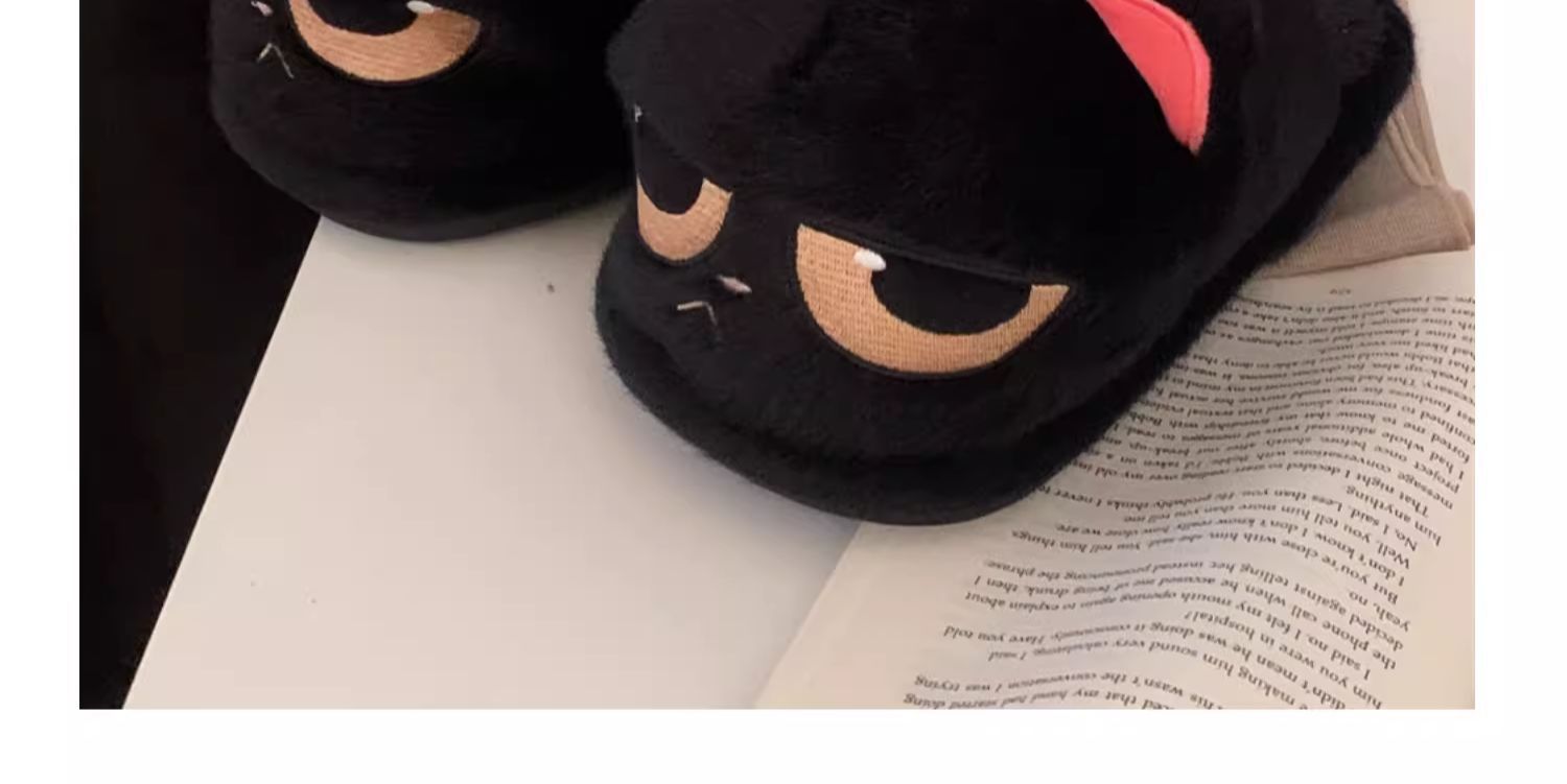 "Mood" Grumpy Cat Plush Slippers - Kawaii Gamer Girl Essential