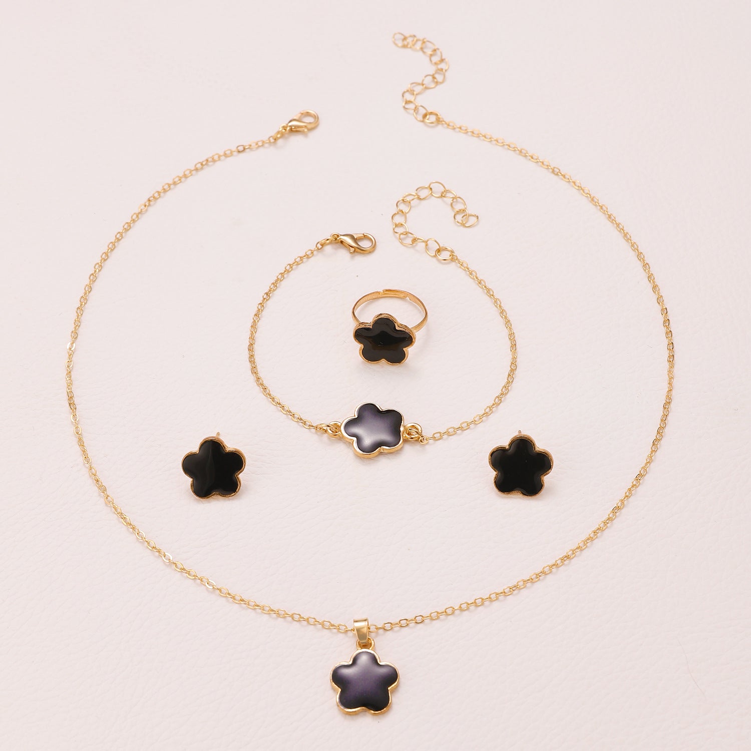 Same Style as Stars2025New Five-leaf Clover Jewelry Set for Women Simple Petal Necklace Five-leaf Flower Bracelet Ring Earrings4Set shipped together for safety