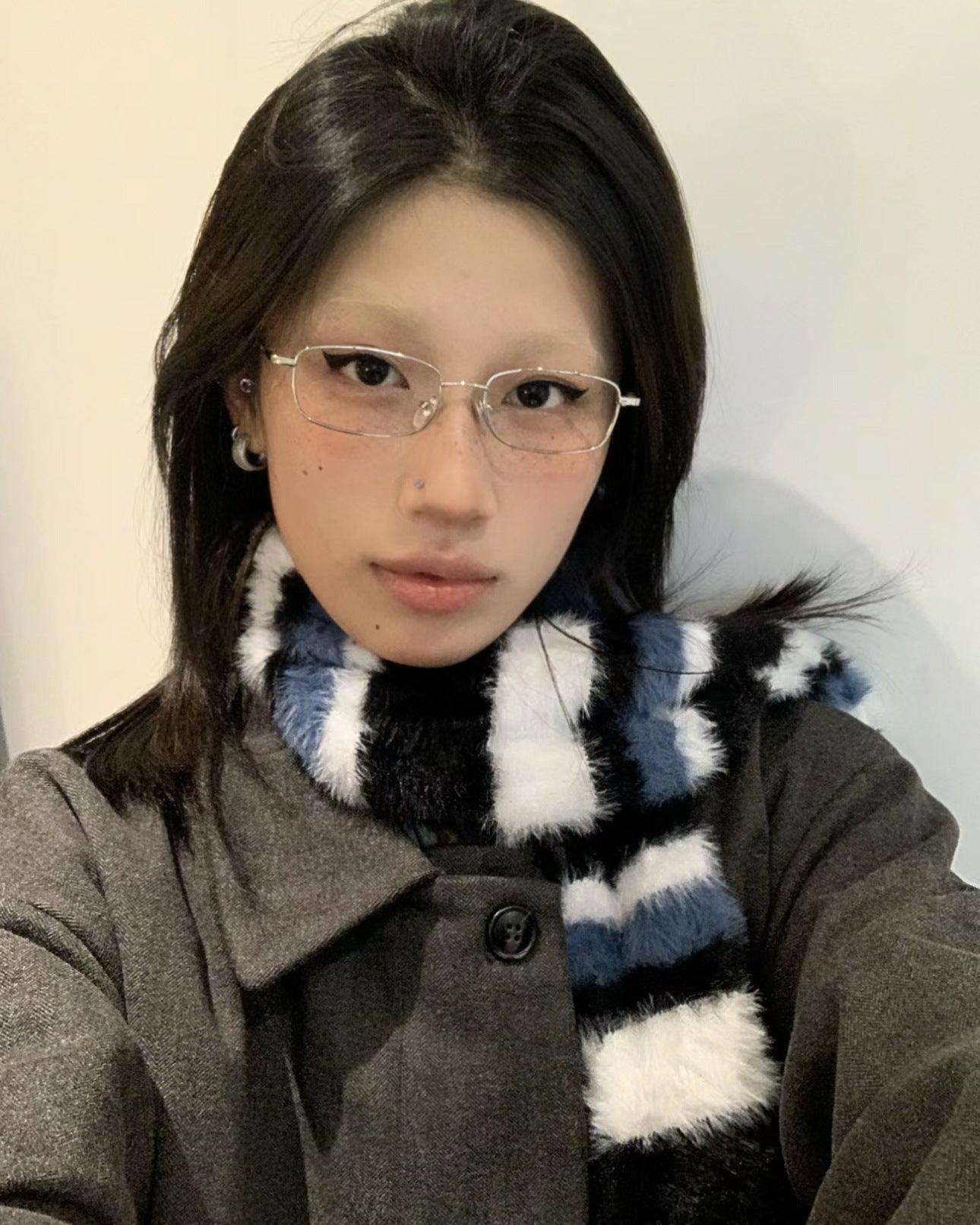 Same Style as Stars2026Latest Square Frame Gold Wire Edge Glasses Frame for Women Trendy Concave Shape Narrow Frame Small Face Retro Can Be Paired with Prescription Lenses