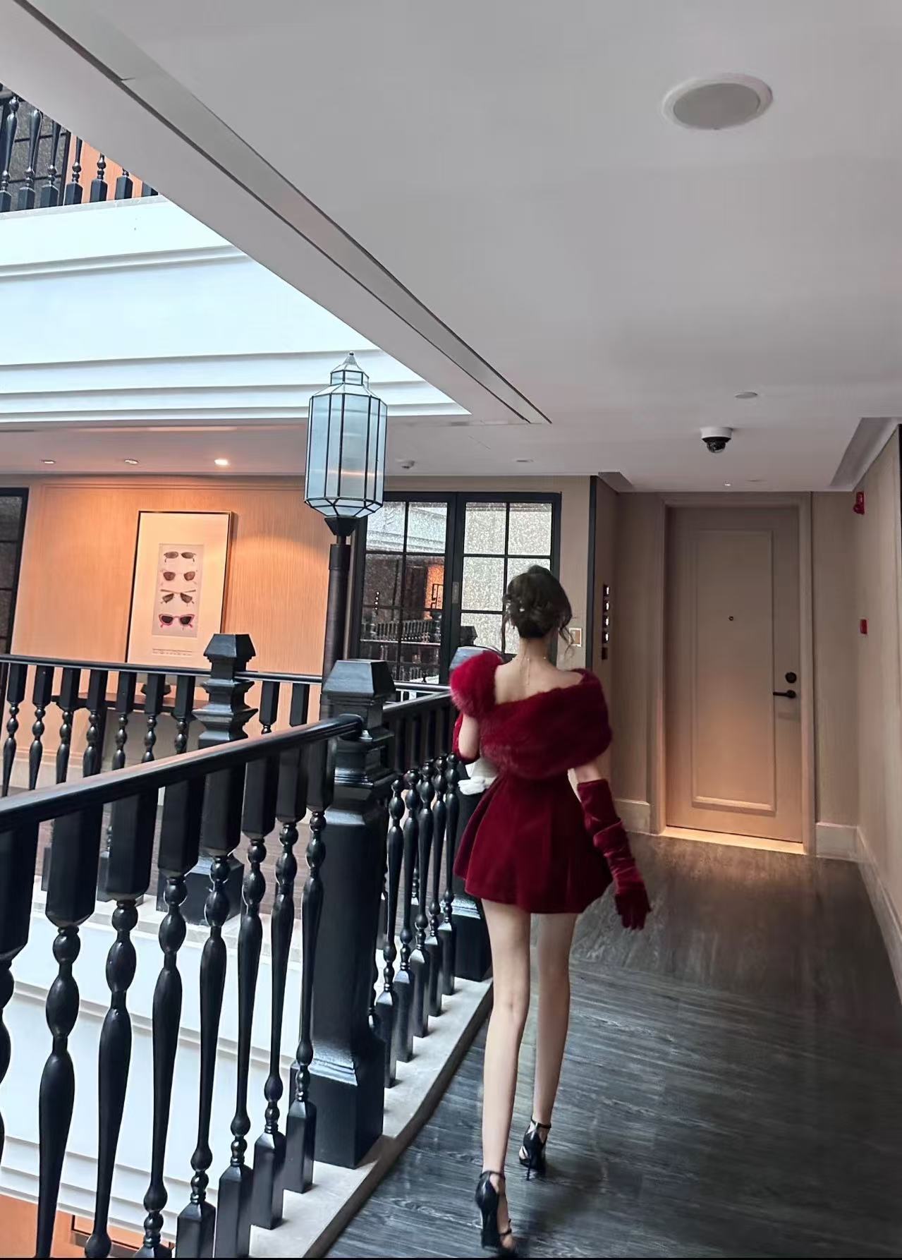 Celebrity Custom High-End Fur Single-Piece Strapless Velvet Dress with Gloves and Fur Shawl European Style Evening Elegant Look