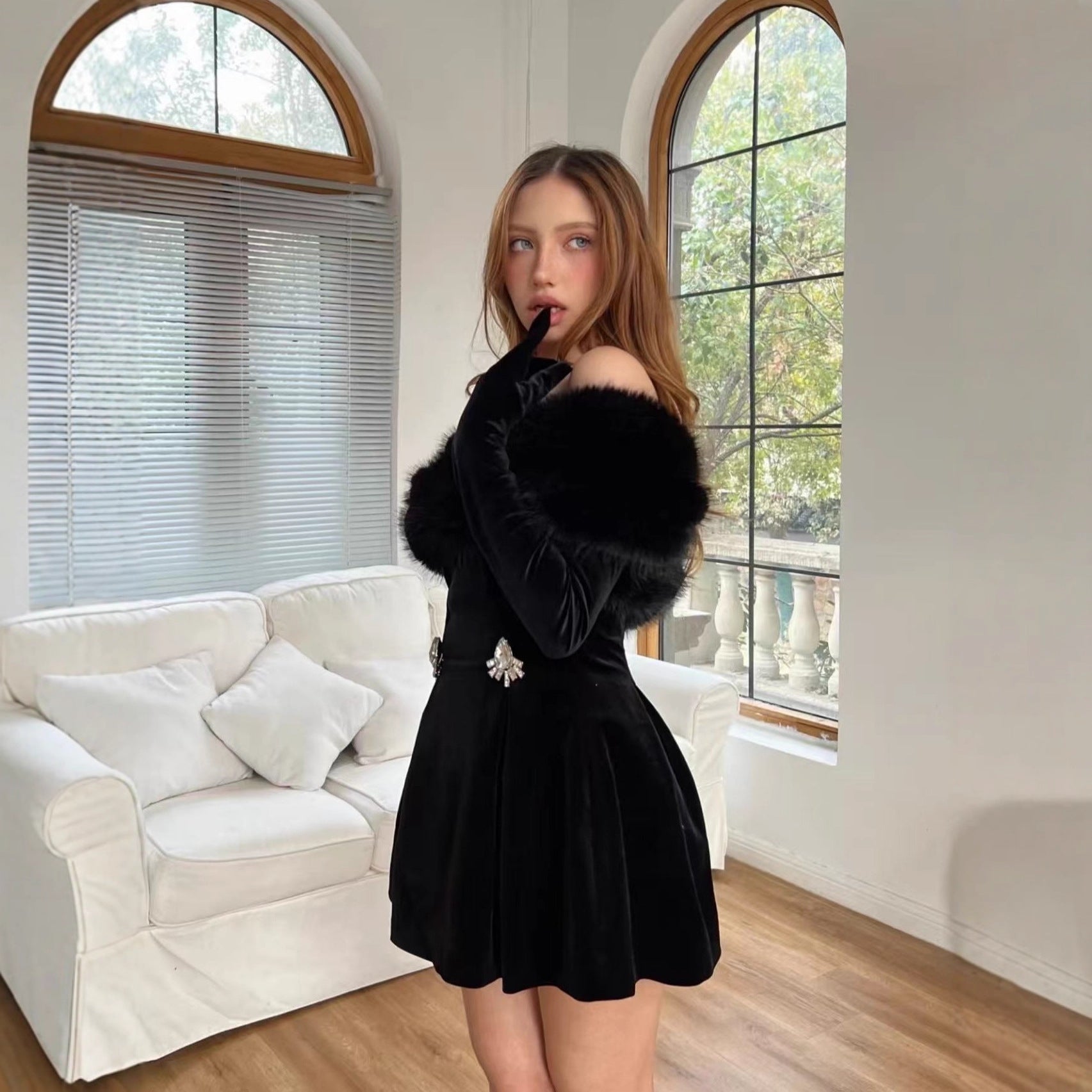 Celebrity Custom High-End Fur Single-Piece Strapless Velvet Dress with Gloves and Fur Shawl European Style Evening Elegant Look