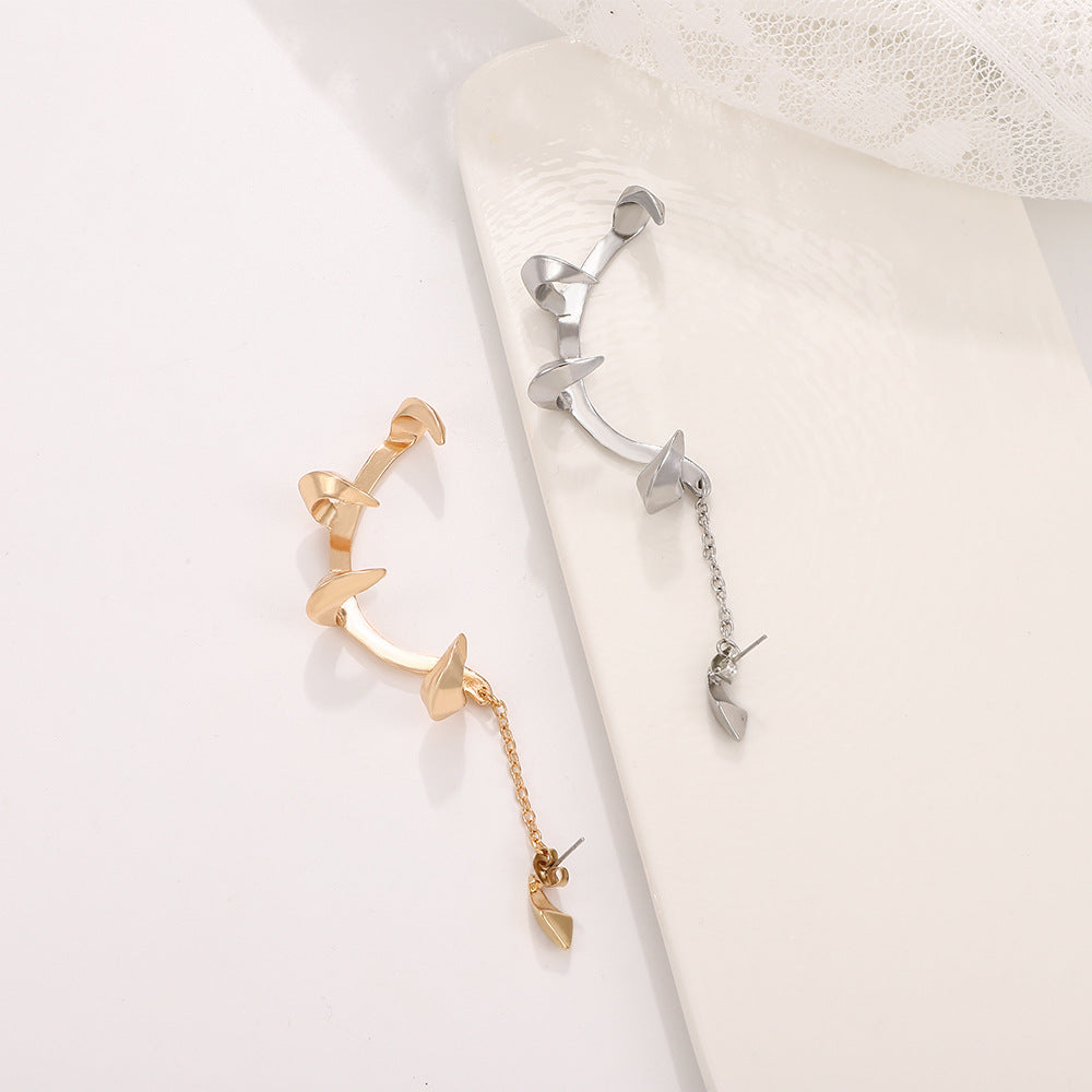 Star Style Thorn Spine Skeleton Mechanical Style Ear Hook Niche Design Irregular Metal Non-Pierced Ear Clip Unisex Earrings Has Been Blessed for Safety