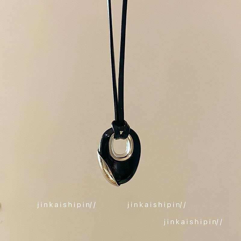 Star Custom New Mysterious Black Long Geometric Pendant Necklace for Women New Chinese Style Niche High-end Versatile Necklace Wholesale