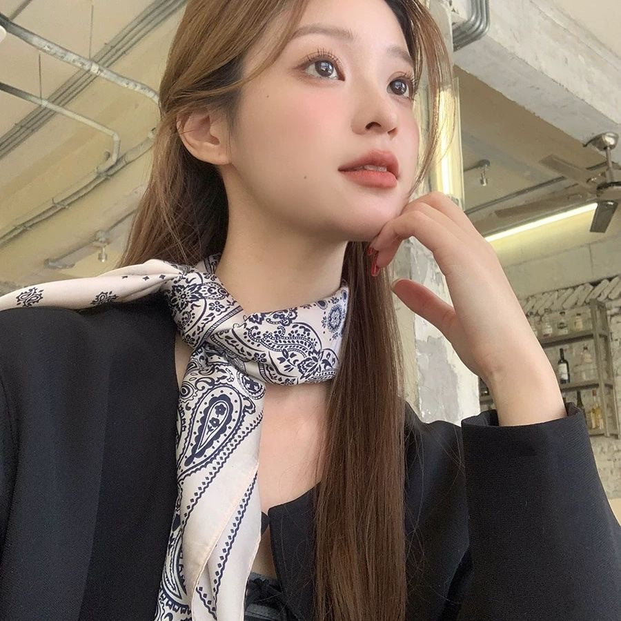 Same Style as Stars2025New Paisley Small Cashew Deformed Insect Satin70Silk Scarf Scarf Headscarf Fashion Design Small Water Drop Square Scarf Decoration Matching Headscarf